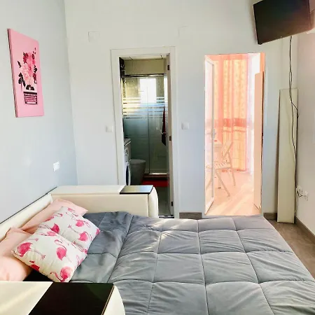 Bonito Estudio Recien Reformado, A 500 Metros De La Playa *
